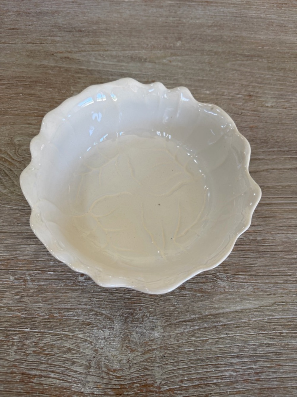 🌱 Vintage Cabbage Leaf Cream Bowl with Scalloped Rim and Fun Whimsy Leaf Design